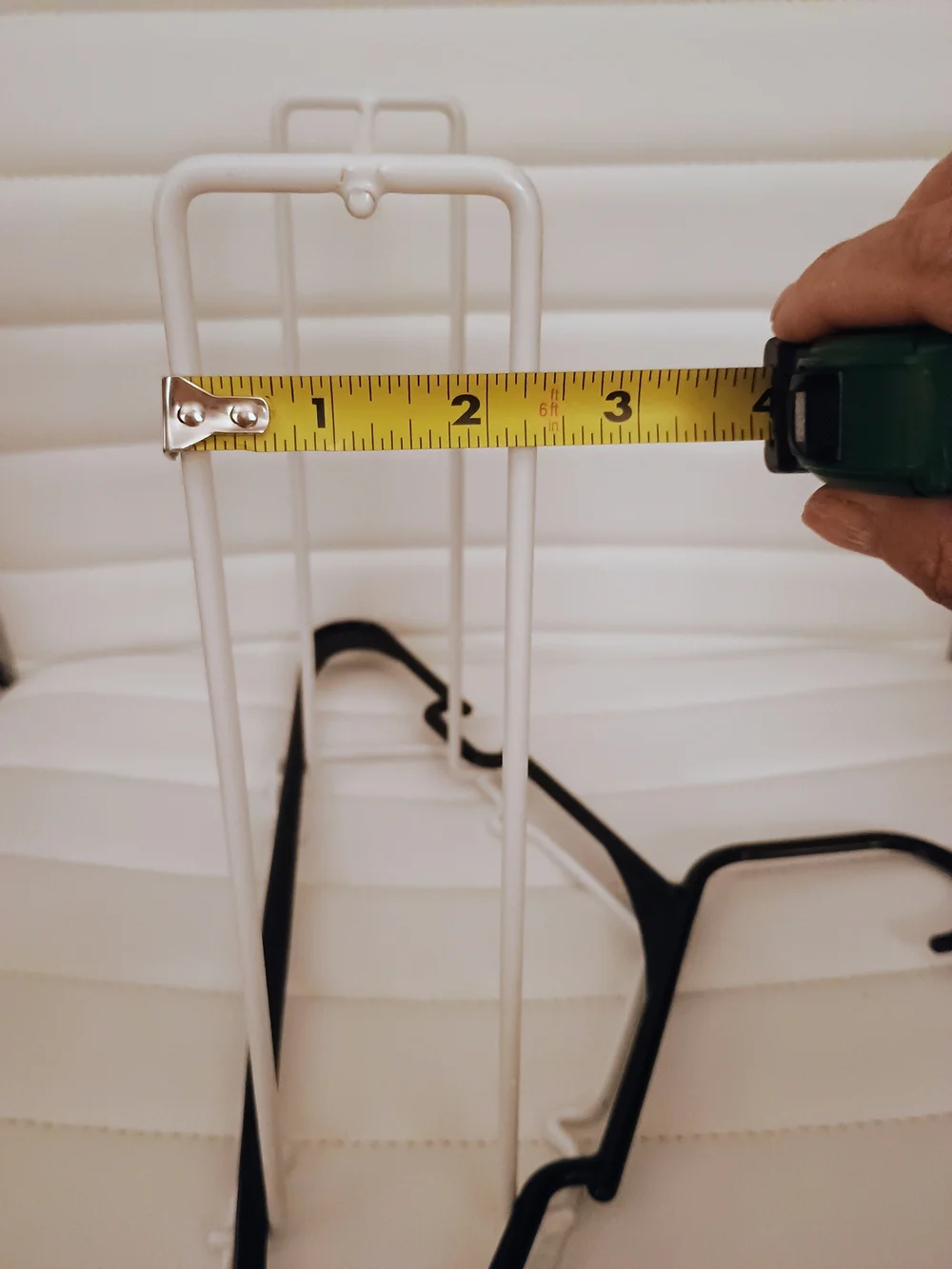 PRICE FIRM NWOT White Metal Clothes Hanger Organizer